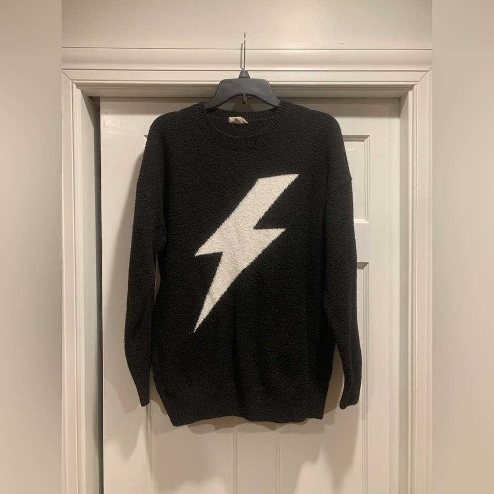 ee:some Top Size Small/Medium (oversized)